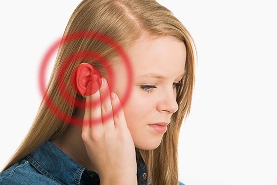Por qué  zumba el oído